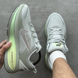 Nike Vomero 18 Light Silver Barely Volt Dusty Olive College Grey (4)