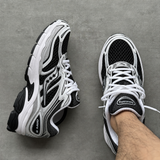 SAUCONY PROGRID OMNI 9 BLACK WHITE