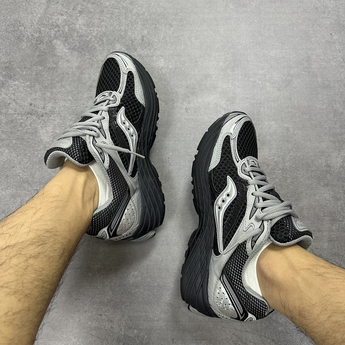 Saucony OG ProGrid Omni 9 'Black Silver' - Double on-foot view (2026-10-10)