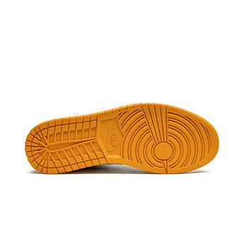 Jordan 1 Retro High OG Taxi 555088-711 product image 5