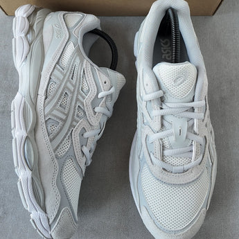 R2R real-shot image | ASICS Gel-NYC Cream Cloud Grey | seq:3 | source:ASICS Gel-NYC Cream Cloud Grey_3.jpg
