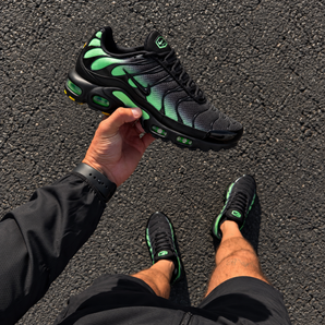 Nike Air Max Plus Black Illusion Green