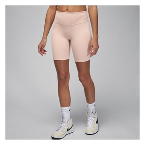 DBE B2B media | channel:apparel_faceless | sku:FN7325-207 | index:1