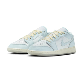 Air Jordan 1 Low SE GS 'Glacier Blue' product image 4