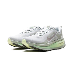 Nike Vomero 18 Light Silver Barely Volt Dusty Olive College Grey product image 2
