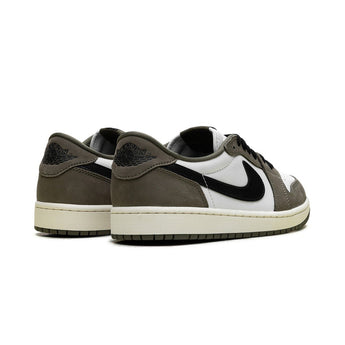 Jordan 1 Retro Low Medium Olive Summit White Sail Black product image 3