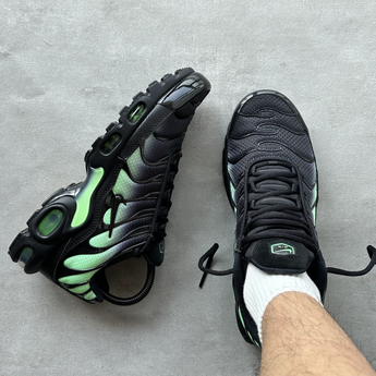 Nike Air Max Plus Black Illusion Green (3)
