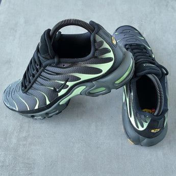Nike Air Max Plus Iron Gray Light Liquid Lime Black - Image 2