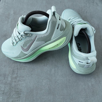 Nike Vomero 18 Light Silver Barely Volt Dusty Olive College Grey - Image 2