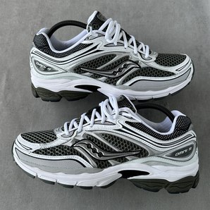 SAUCONY PROGRID OMNI 9 BLACK WHITE