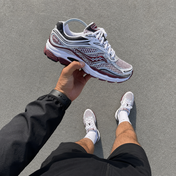SAUCONY PROGRID OMNI 9 OG 'WHITE MAROON'