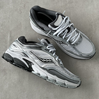Saucony ProGrid Omni 9 Microchip