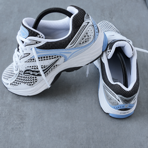 Saucony ProGrid Omni 9 Blissful White