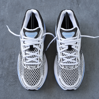 Saucony ProGrid Omni 9 Blissful White