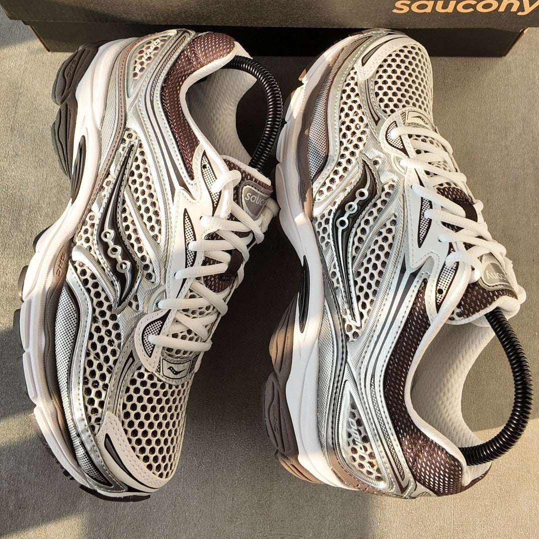 R2R real-shot image | Saucony ProGrid Omni 9 OG White Brown | seq:1 | source:Saucony ProGrid Omni 9 OG White Brown_1.jpg