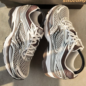 R2R real-shot image | Saucony ProGrid Omni 9 OG White Brown | seq:1 | source:Saucony ProGrid Omni 9 OG White Brown_1.jpg