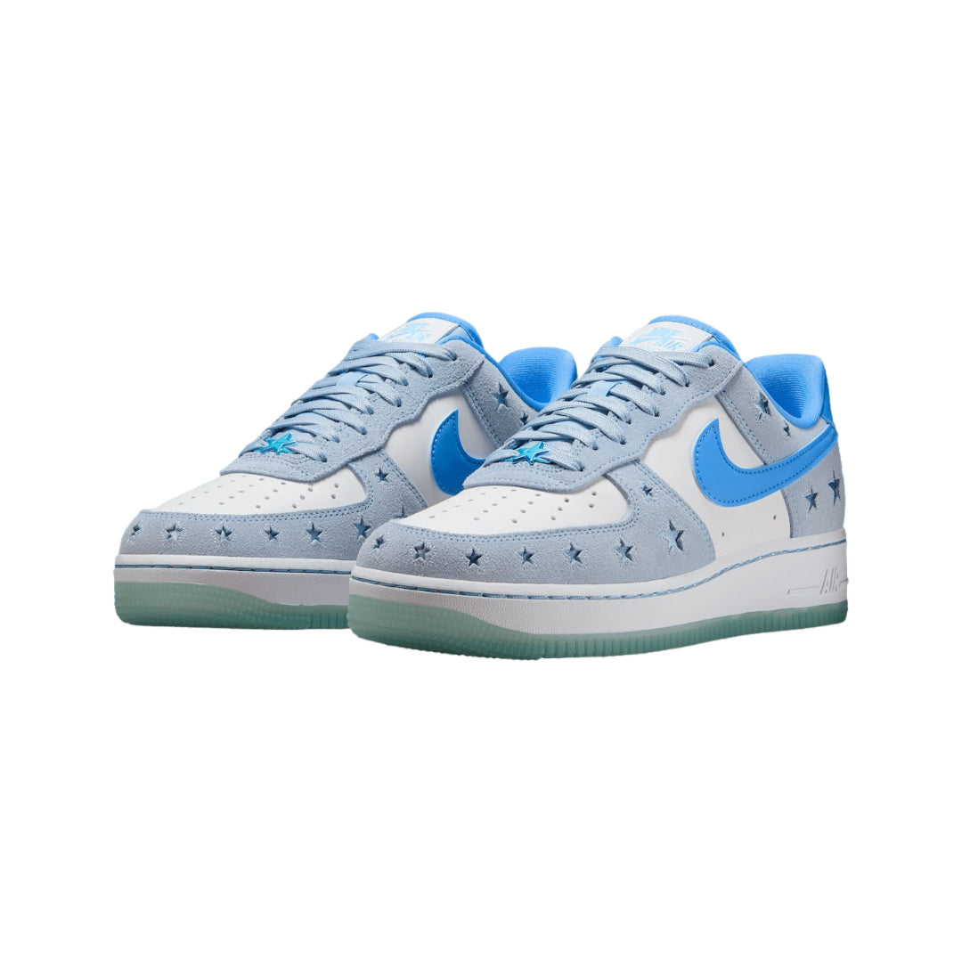 Angled quarter view of the women’s Air Force 1 Starstruck Ice Blue showing suede upper and white midsole