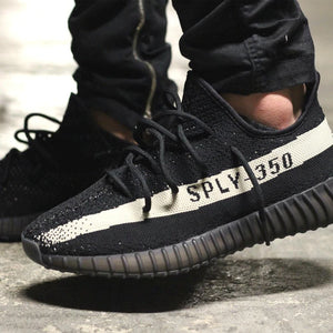 Yeezy boost 350 black white 2025