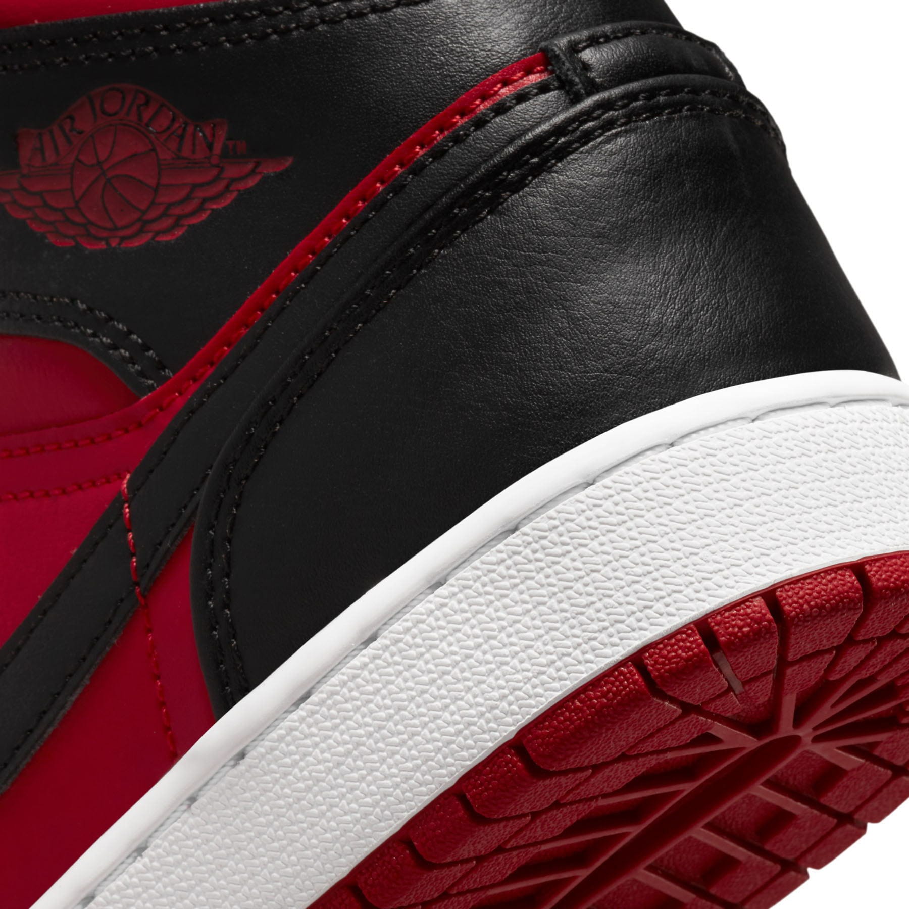 Air jordan store 1 retro bred